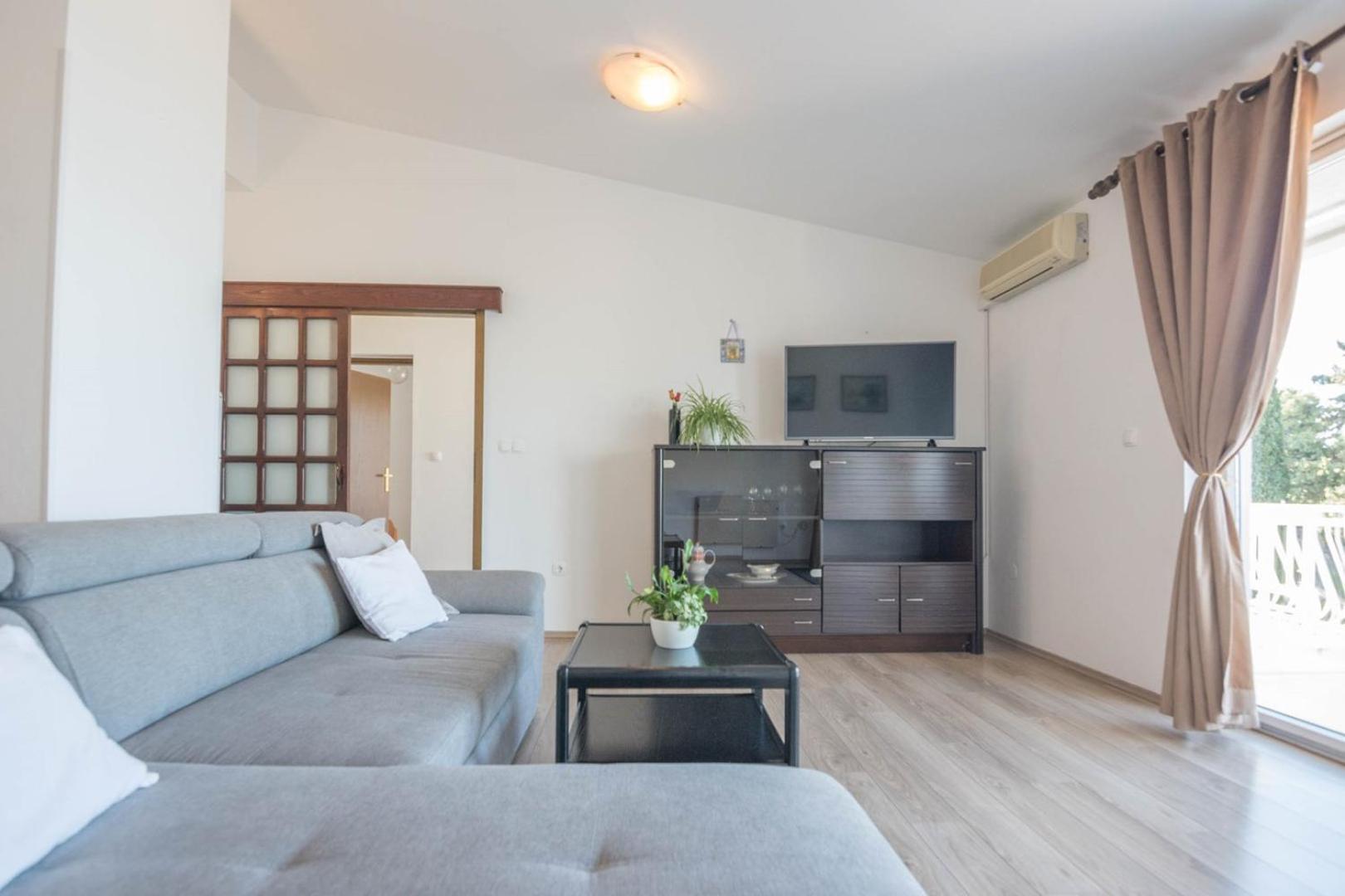 Apartment Rajna بيوغْغاد نا موغو المظهر الخارجي الصورة