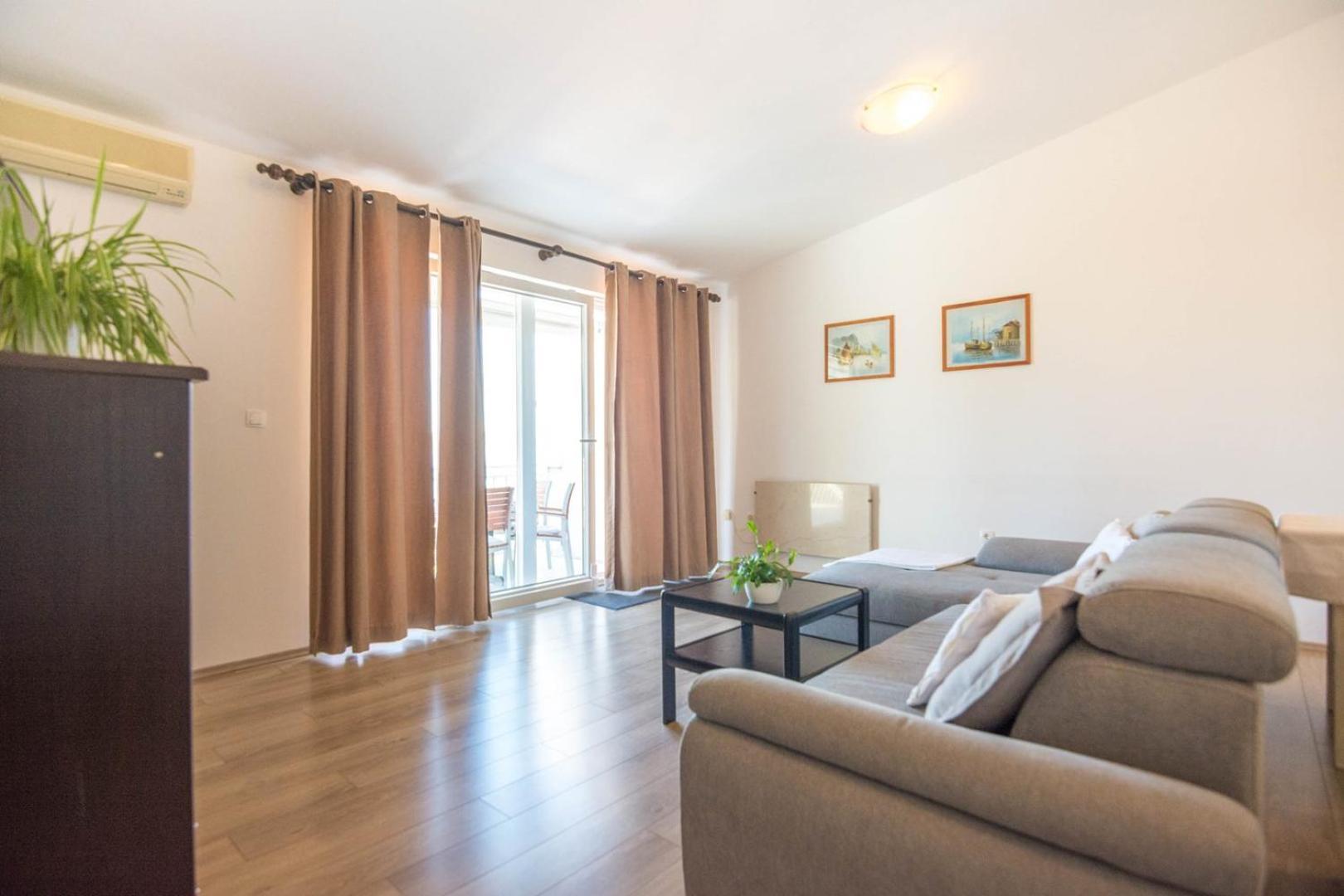 Apartment Rajna بيوغْغاد نا موغو المظهر الخارجي الصورة